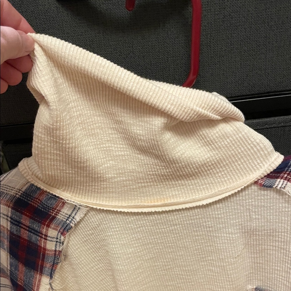 POL White and Plaid Long Sleeve Top - Picture 11 of 16